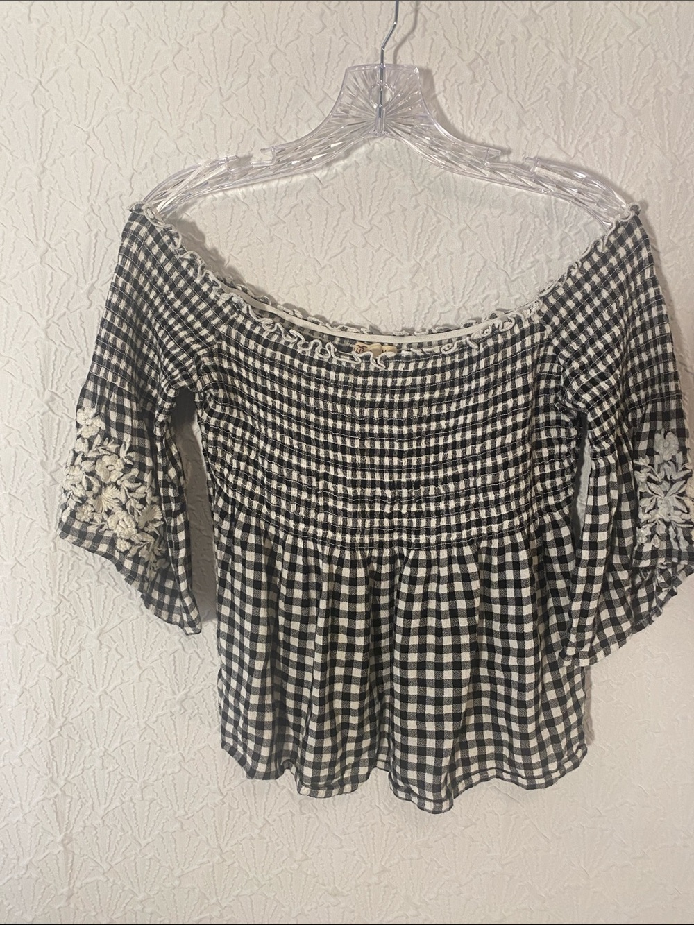 Hollister Black & White Gingham Off-Shoulder Blouse Size Medium Cabincore Spirit